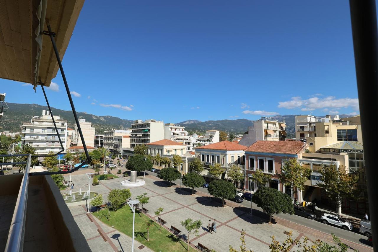 Spacious View Of Central Square Kalamata Dış mekan fotoğraf