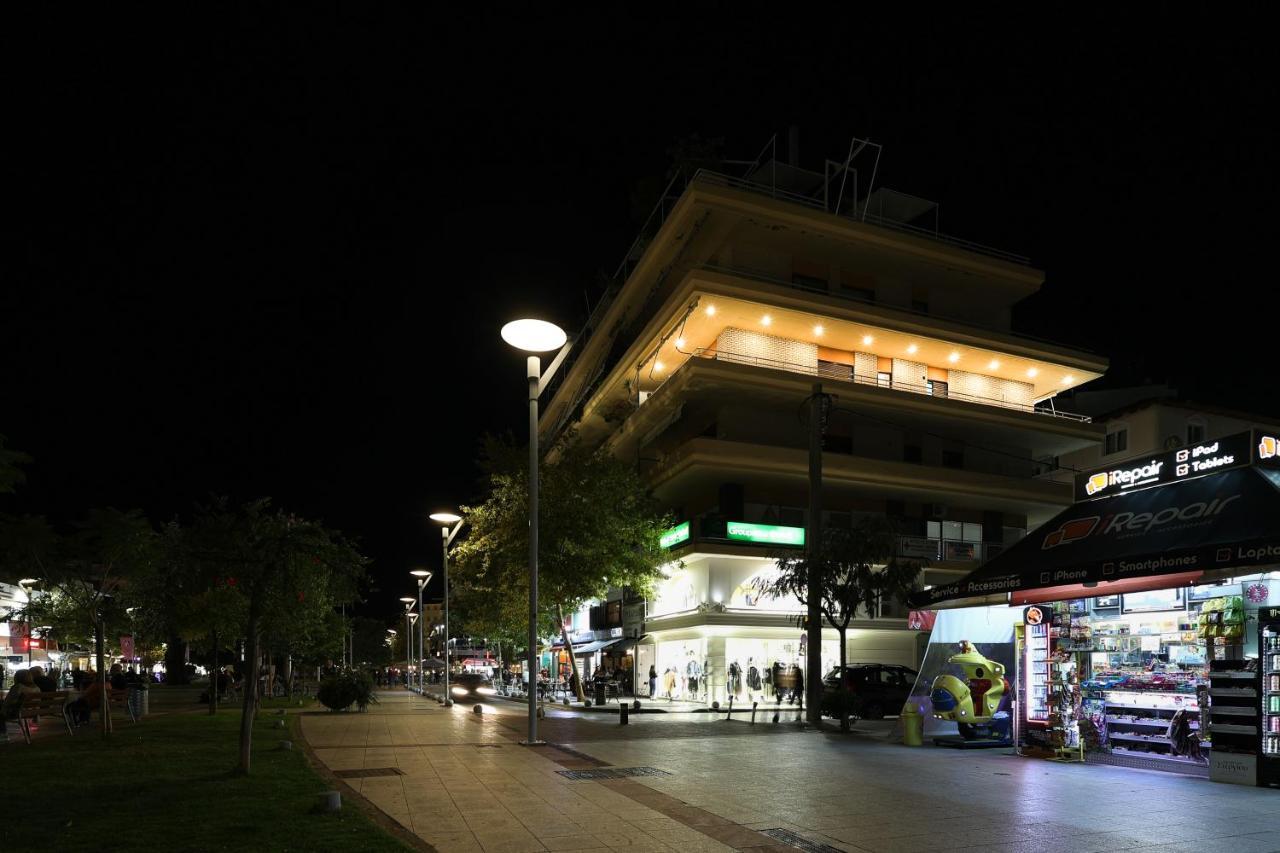 Spacious View Of Central Square Kalamata Dış mekan fotoğraf