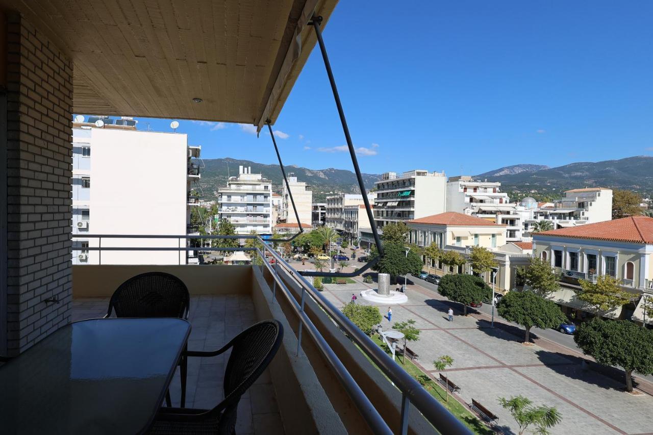 Spacious View Of Central Square Kalamata Dış mekan fotoğraf