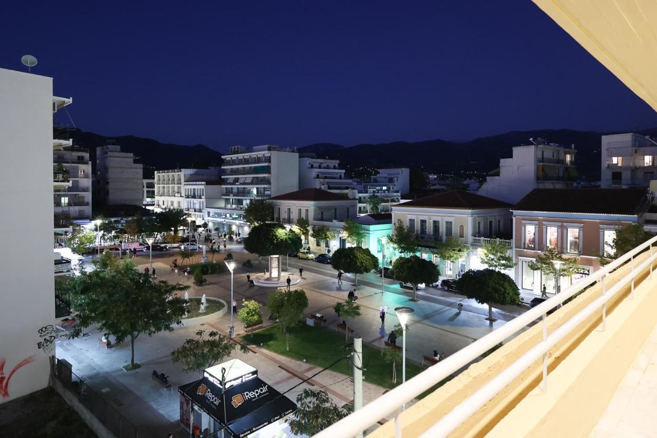Spacious View Of Central Square Kalamata Dış mekan fotoğraf